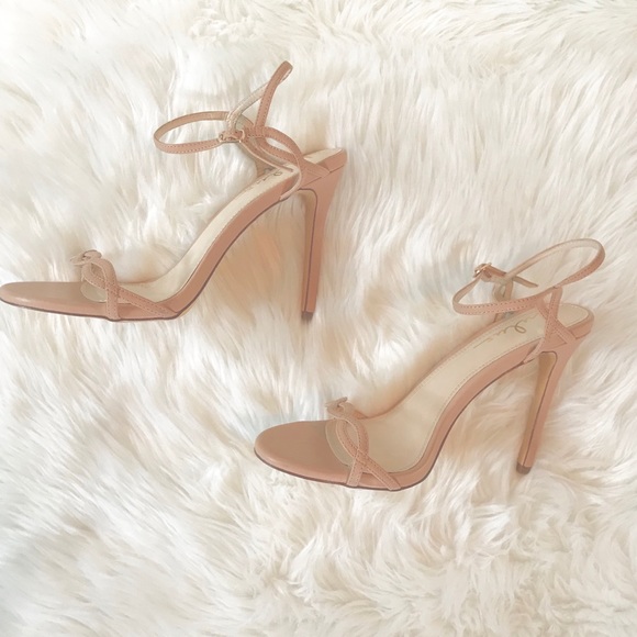 Lulus Shoes - Lulu’s Nude Sandals. 8 1/2. Heel 4 1/2”
